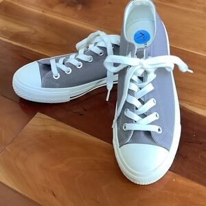 Sincerely Jules Women's canvas sneakers in very light plum/gray color.